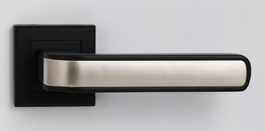 Дверная ручка PIEZA Q360 черный / матовый хром