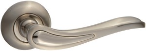 Дверная ручка INAL 517-08, никель матовый - никель блестящий